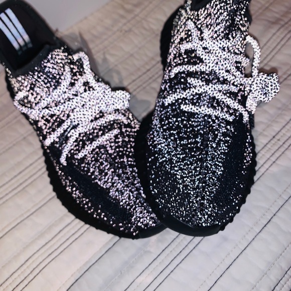Yeezy Boost 350 V2 ( Black ) Statics - Picture 8 of 8